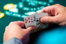 Mẹo chơi Poker siêu đỉnh đánh bại mọi đối thủ khó nhằn